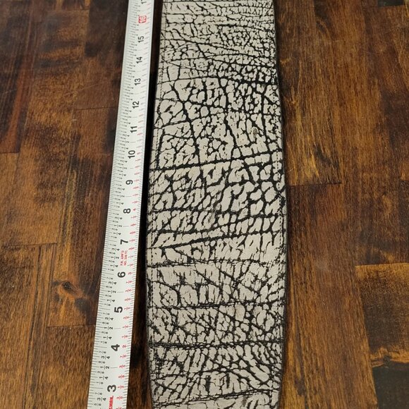 Hand-Carved Leather & Wildebeest Guitar Strap by Slickbald Customs - Picture 6 of 8